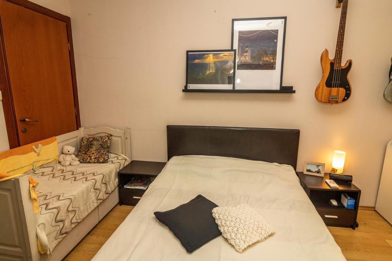 Tsar Guitar Aprt / Metro Station Apartment Sofia Luaran gambar