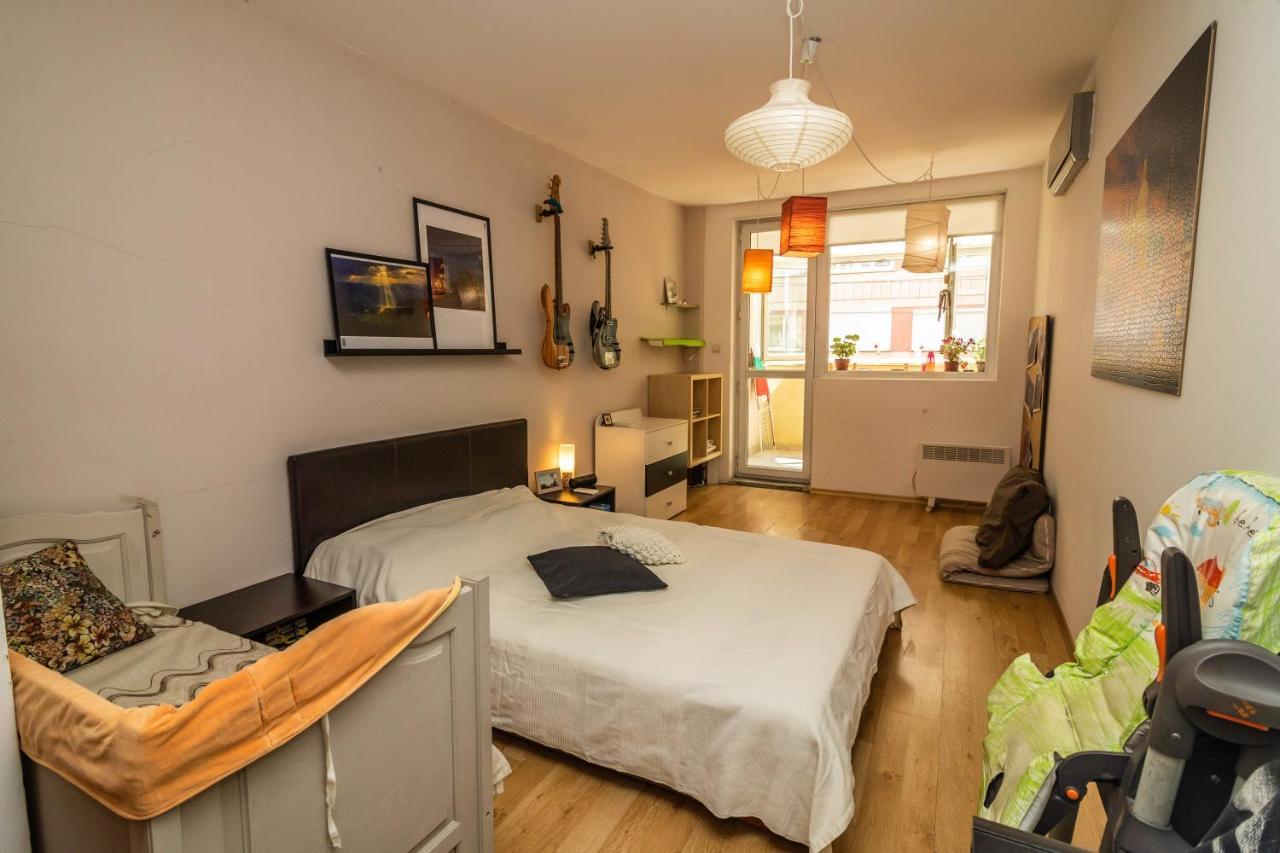 Tsar Guitar Aprt / Metro Station Apartment Sofia Luaran gambar